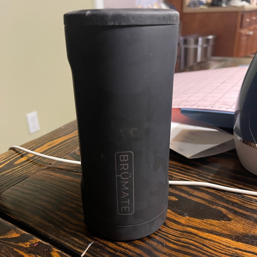 Matte black brumate